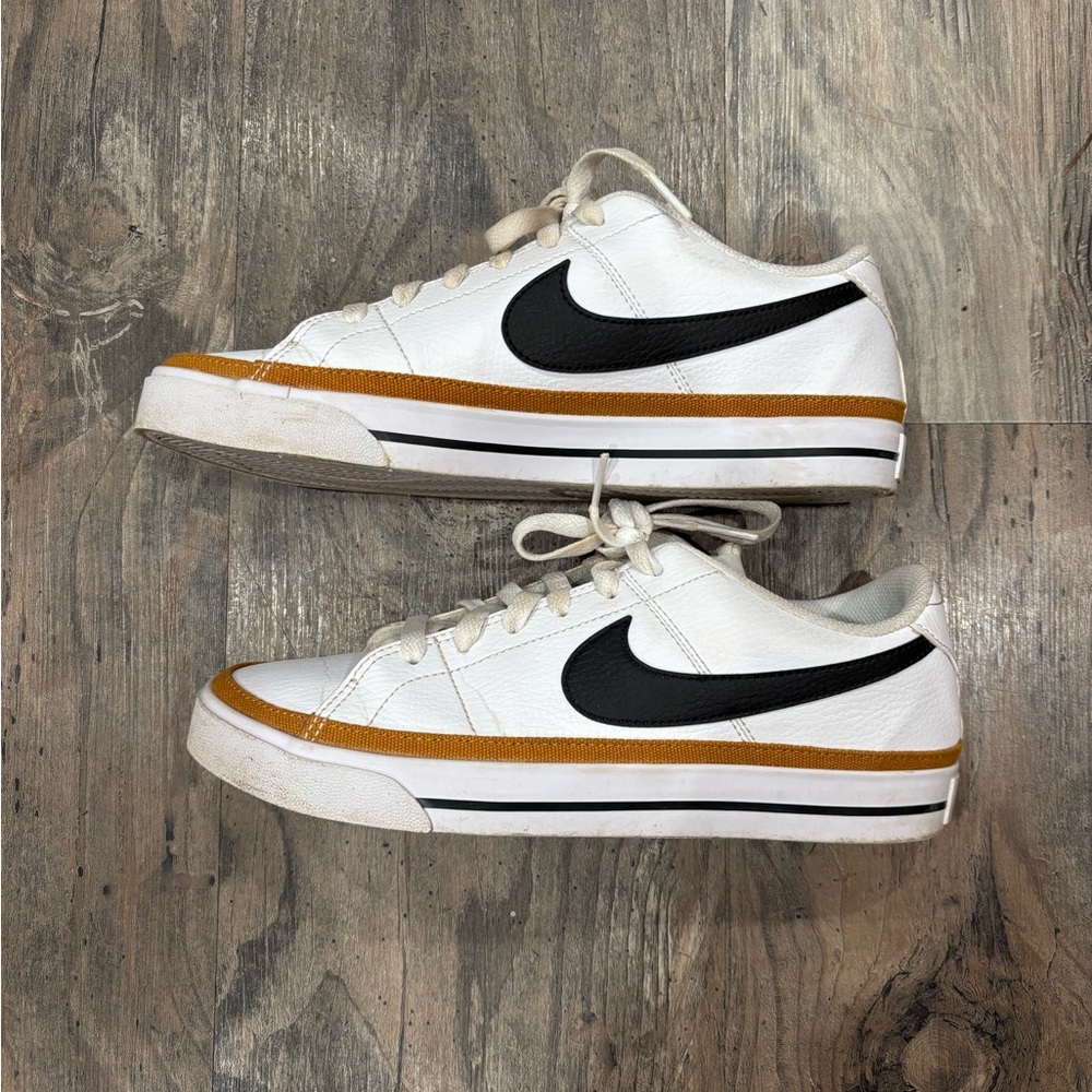 Nike White and Orange Sneakers - Picture 6 of 7